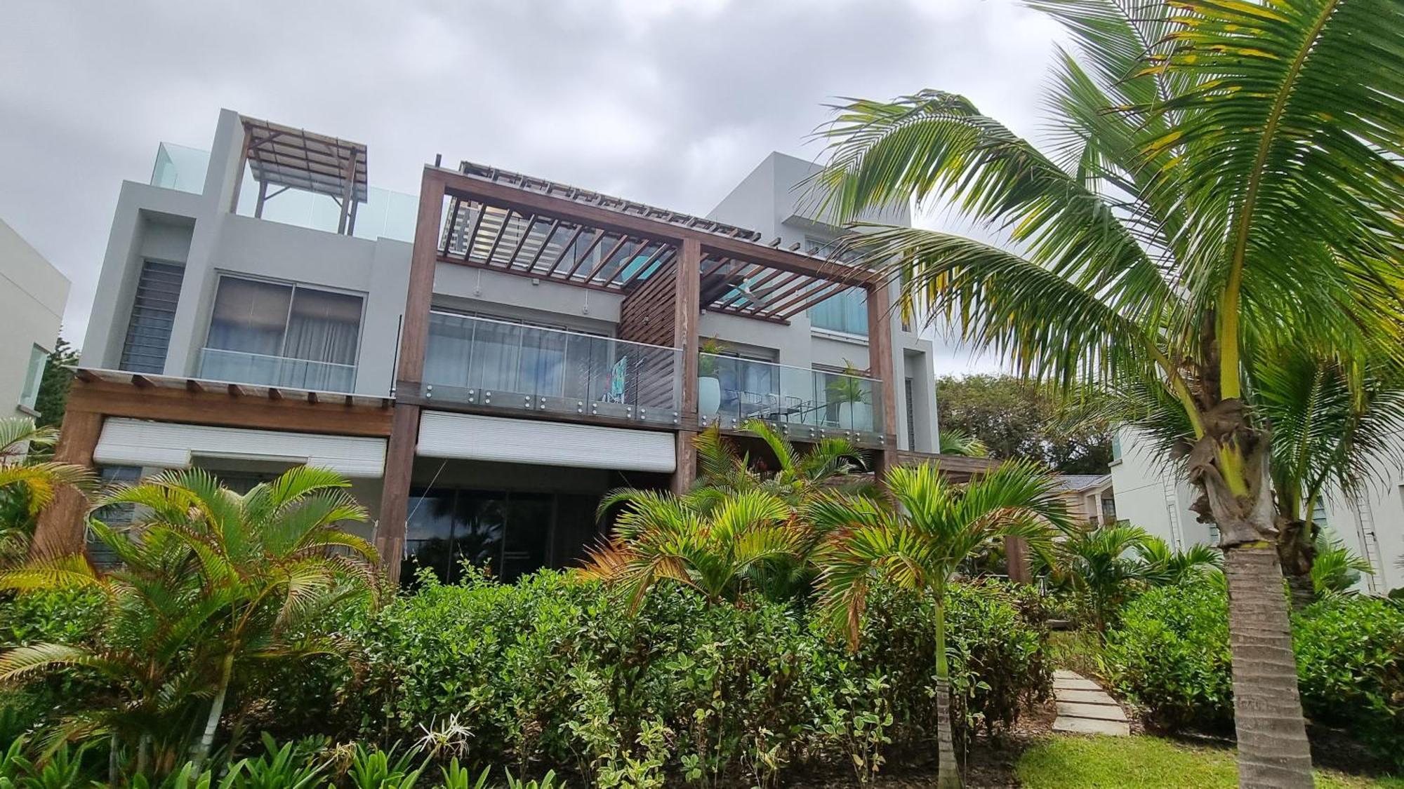 Ocean Point Beach Front Apartment Pointe aux Piments Ngoại thất bức ảnh