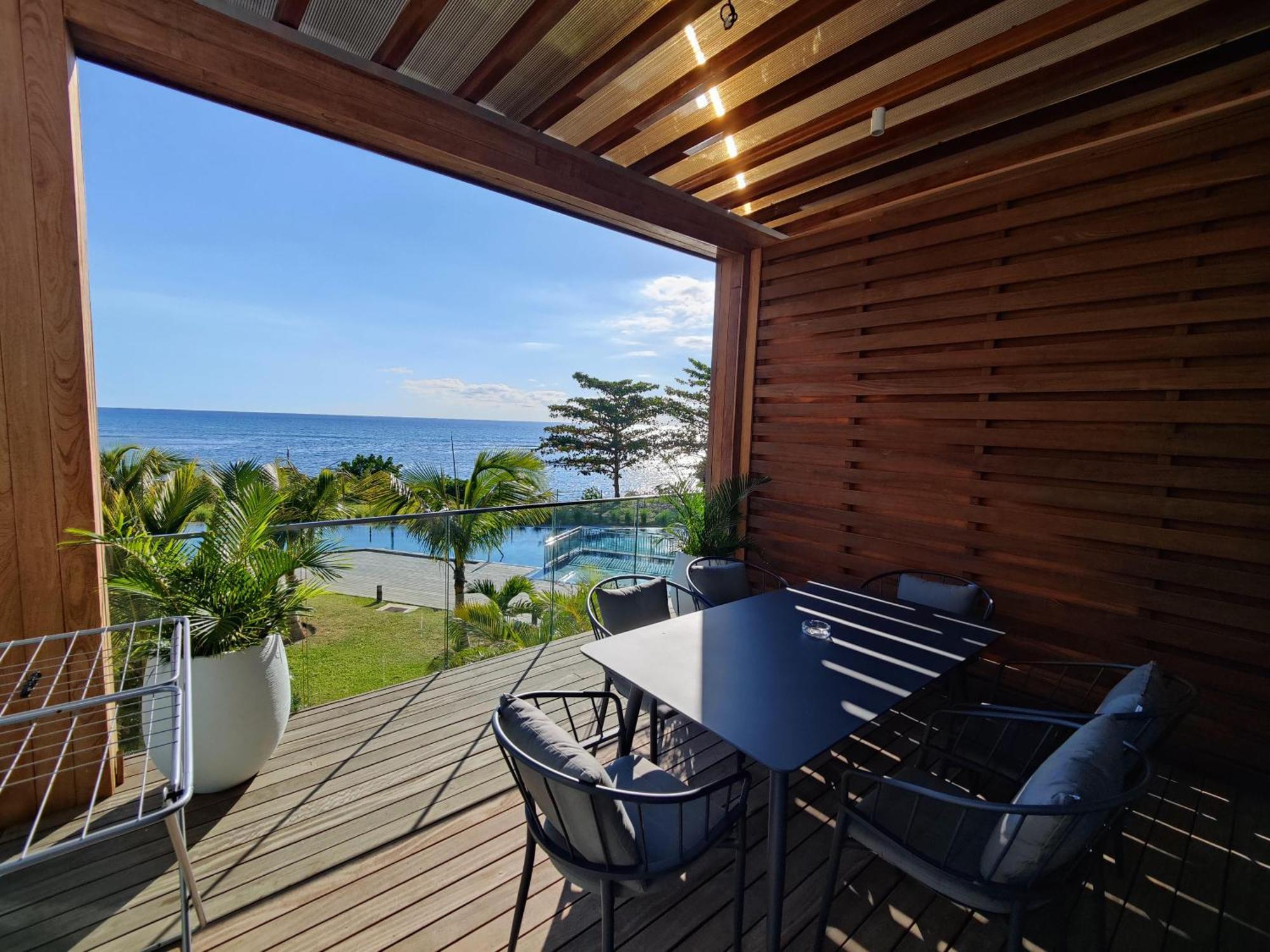 Ocean Point Beach Front Apartment Pointe aux Piments Ngoại thất bức ảnh