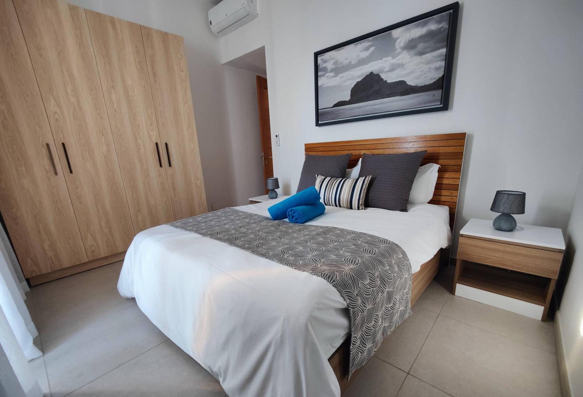 Ocean Point Beach Front Apartment Pointe aux Piments Ngoại thất bức ảnh