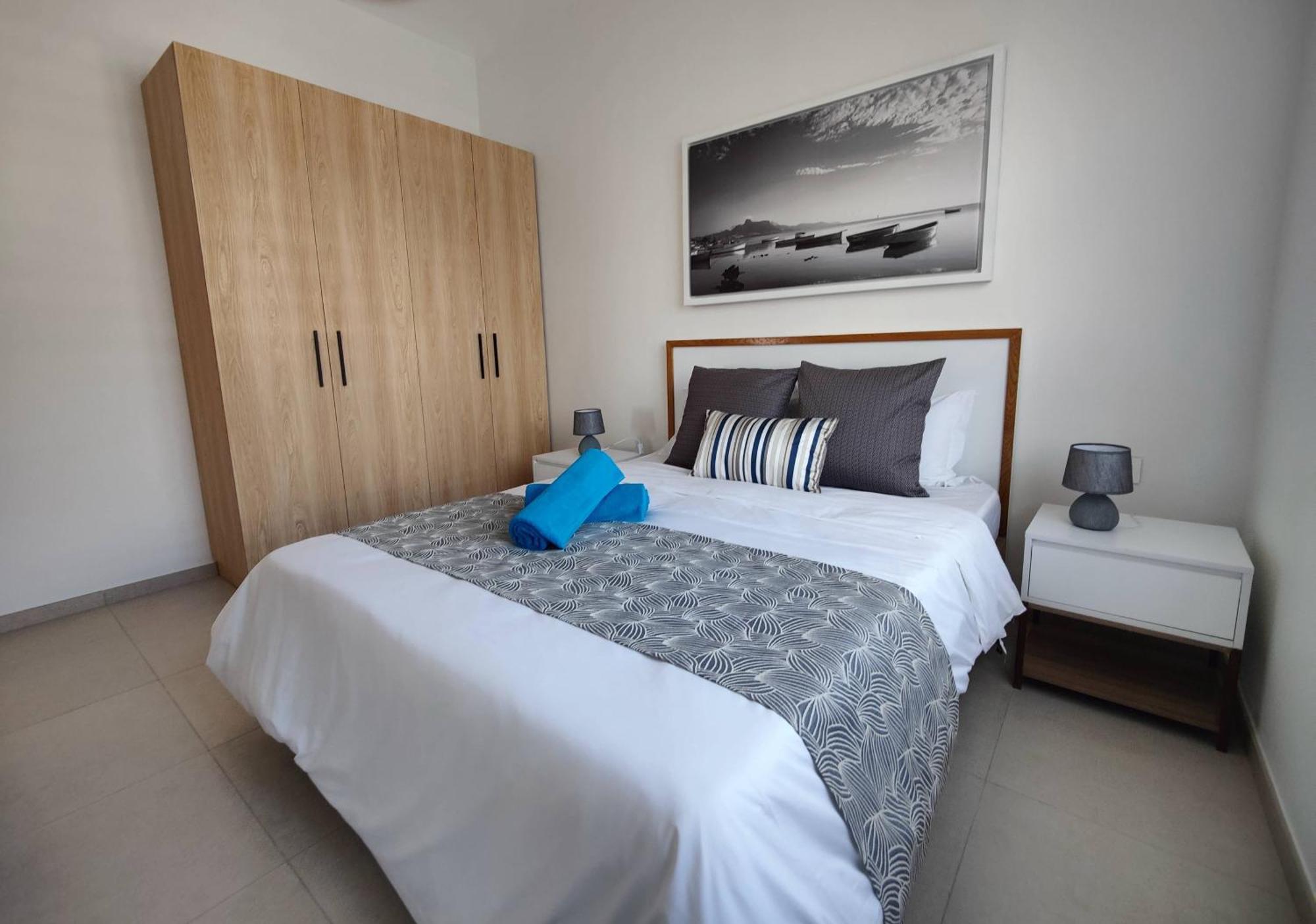 Ocean Point Beach Front Apartment Pointe aux Piments Ngoại thất bức ảnh